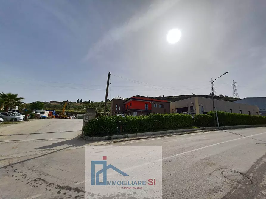 Immagine 2 di Capannone industriale in vendita  in Ponte Valentino a Benevento