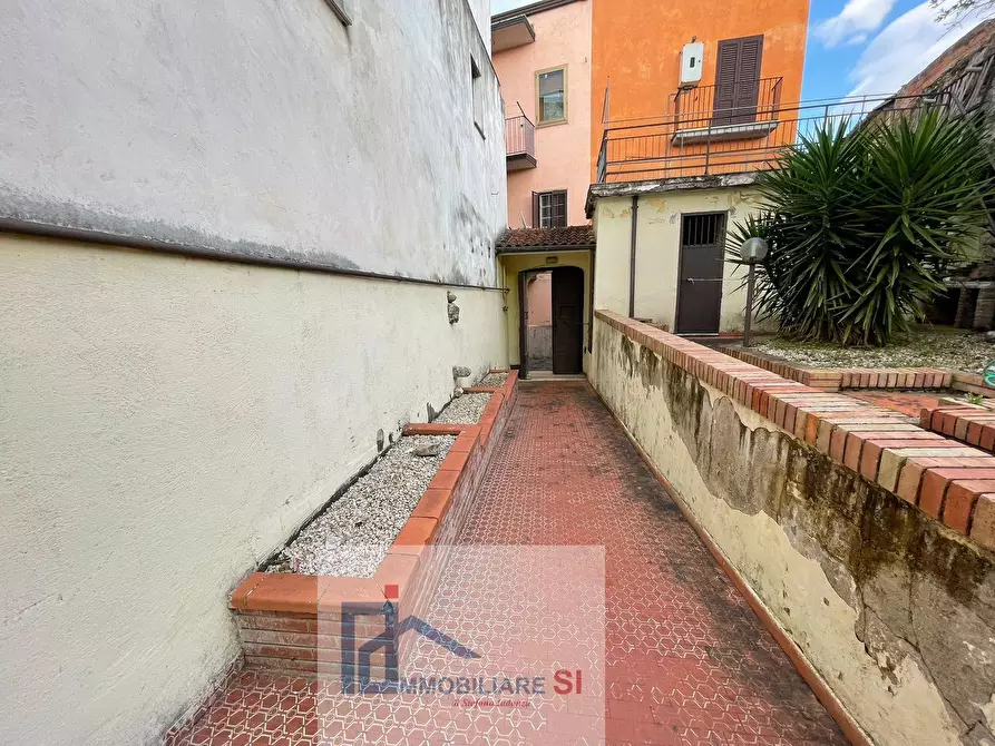 Immagine 17 di Casa semindipendente in vendita  in Vico Arechi a Benevento