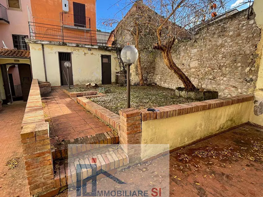 Immagine 12 di Casa semindipendente in vendita  in Vico Arechi a Benevento