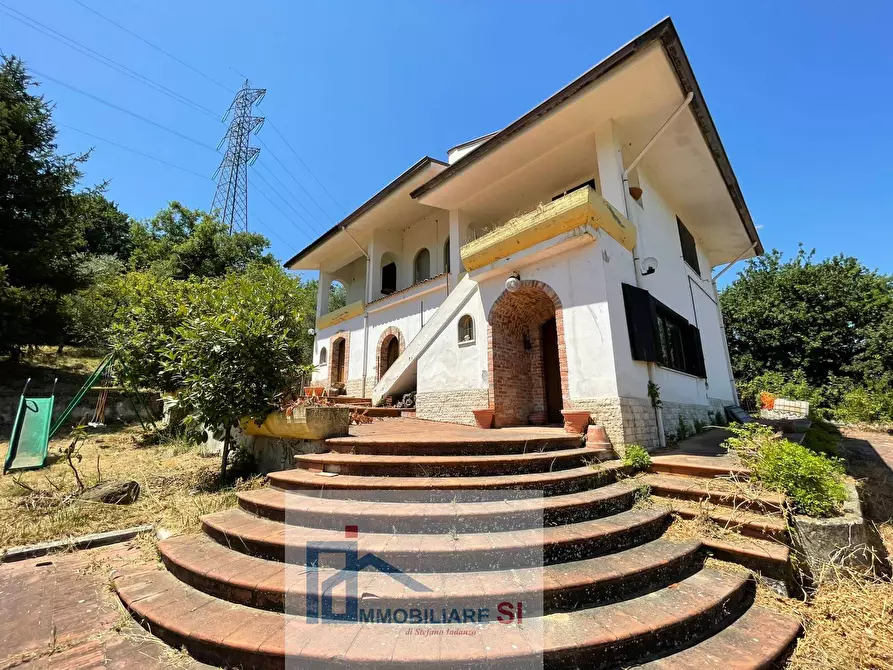 Immagine 1 di Casa indipendente in vendita  in Contrada Pino a Benevento