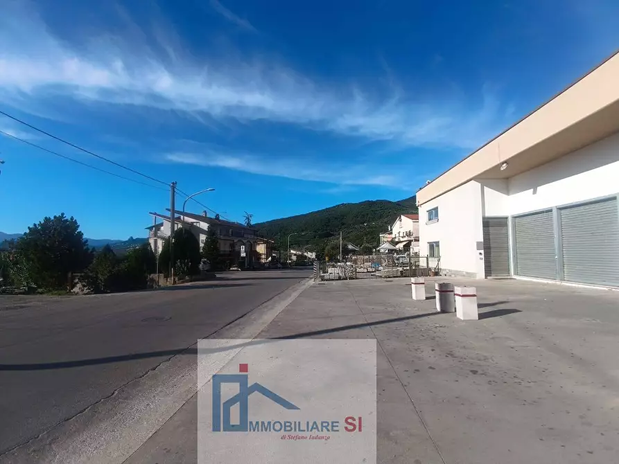 Immagine 2 di Locale commerciale in affitto  in Strada Provinciale 109 a Vitulano