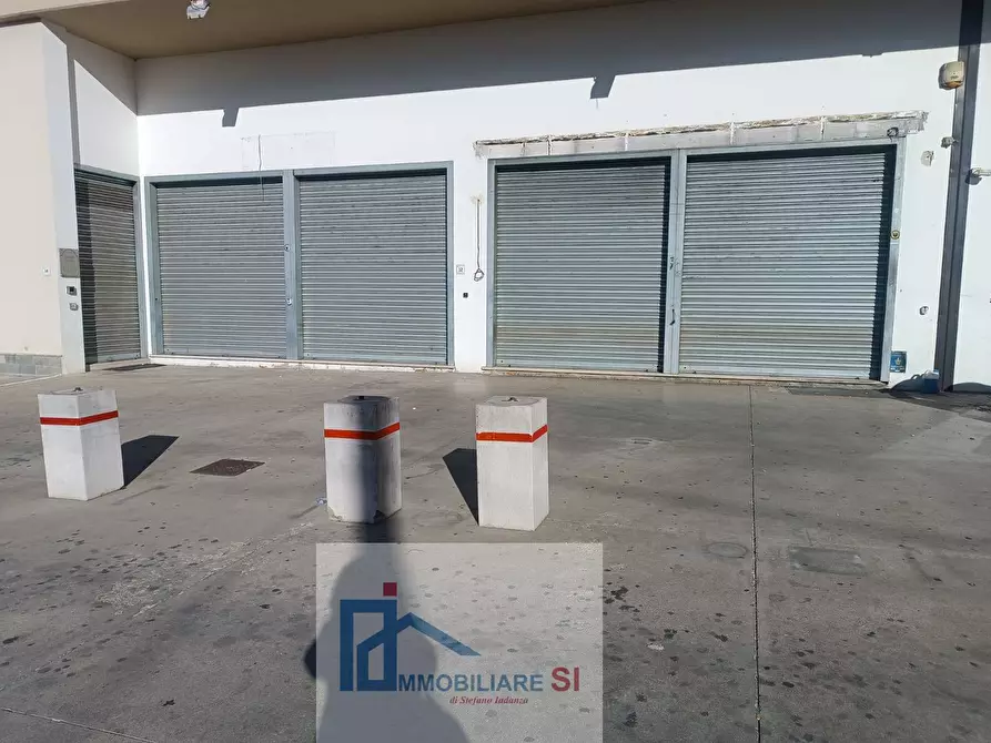 Immagine 3 di Locale commerciale in affitto  in Strada Provinciale 109 a Vitulano