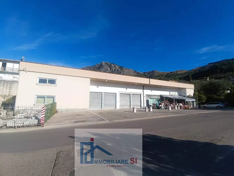 Immagine 1 di Locale commerciale in affitto  in Strada Provinciale 109 a Vitulano