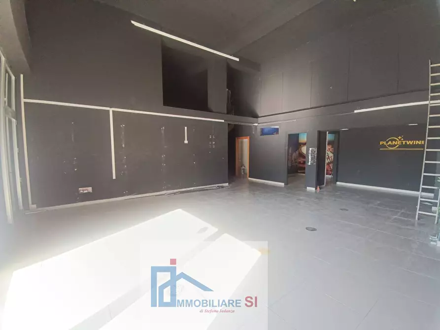 Immagine 12 di Locale commerciale in affitto  in Strada Provinciale 109 a Vitulano