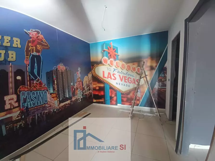 Immagine 13 di Locale commerciale in affitto  in Strada Provinciale 109 a Vitulano