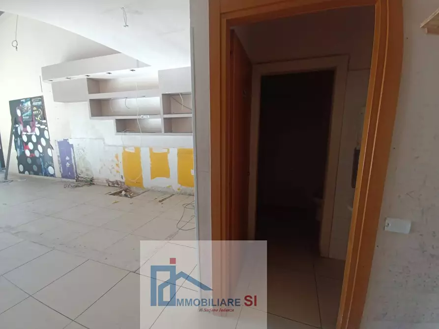 Immagine 6 di Locale commerciale in affitto  in Strada Provinciale 109 a Vitulano