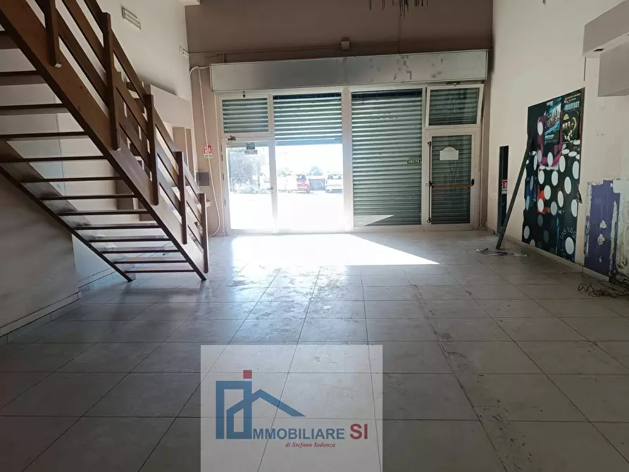 Immagine 10 di Locale commerciale in affitto  in Strada Provinciale 109 a Vitulano