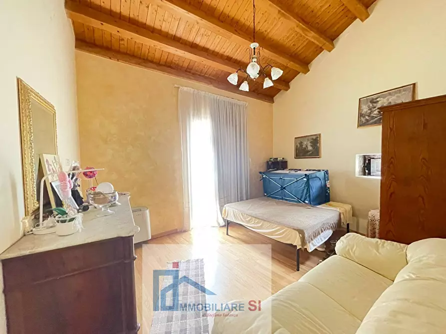 Immagine 19 di Casa semindipendente in vendita  in Via Mattaleoni a Vitulano