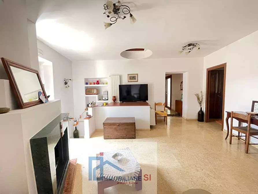 Immagine 15 di Casa semindipendente in vendita  in Via Mattaleoni a Vitulano