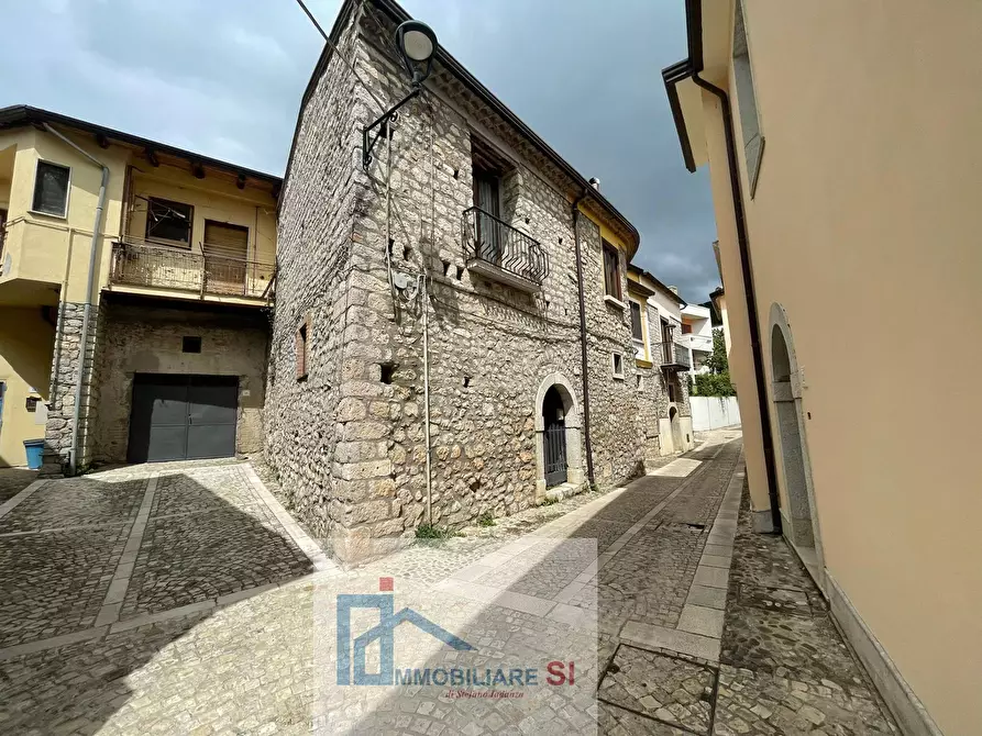 Immagine 35 di Casa semindipendente in vendita  in Via Mattaleoni a Vitulano