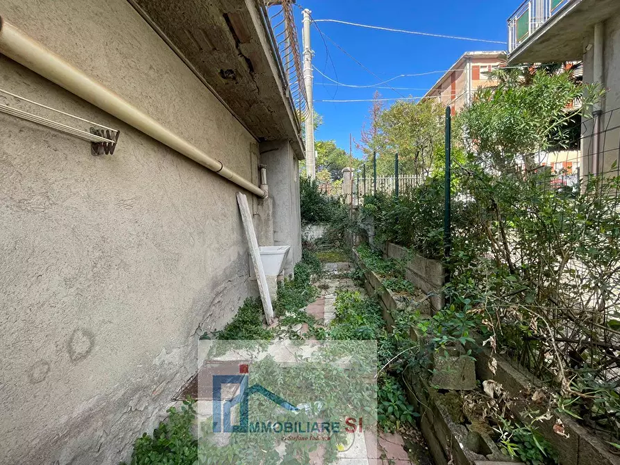 Immagine 34 di Casa indipendente in vendita  in Via Municipio a Sant'angelo A Cupolo