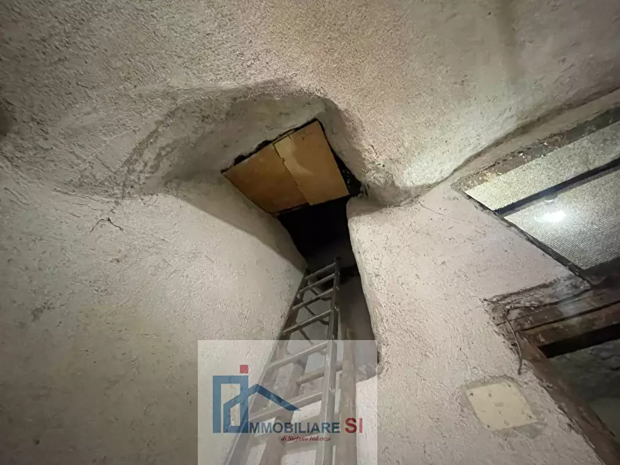 Immagine 39 di Casa semindipendente in vendita  in Via Capovitulano a Vitulano