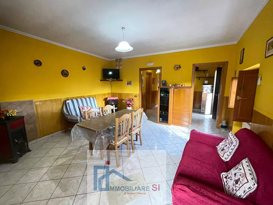 Immagine 11 di Casa semindipendente in vendita  in Via Capovitulano a Vitulano