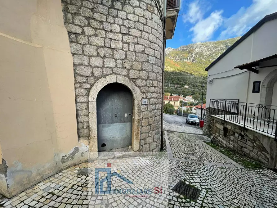 Immagine 37 di Casa semindipendente in vendita  in Via Capovitulano a Vitulano