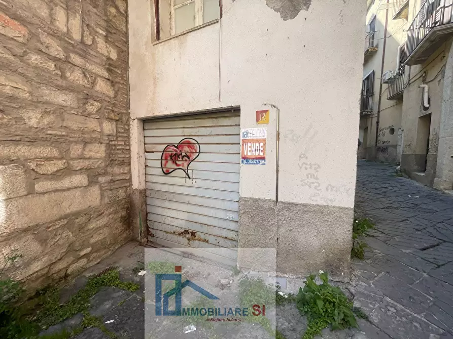 Immagine 1 di Box auto in vendita  in Via Sottotenente Miele a Benevento