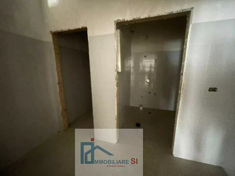 Immagine 7 di Locale commerciale in vendita  in Via Piranesi a Benevento