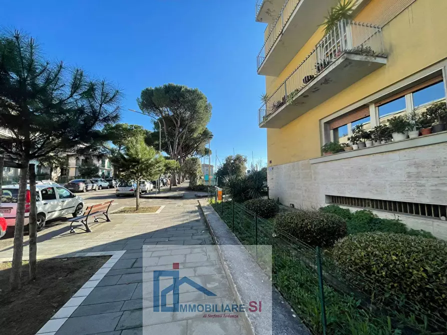 Immagine 16 di Ufficio in affitto  in Viale Atlantici a Benevento