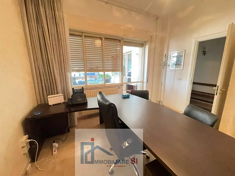 Immagine 10 di Ufficio in affitto  in Viale Atlantici a Benevento