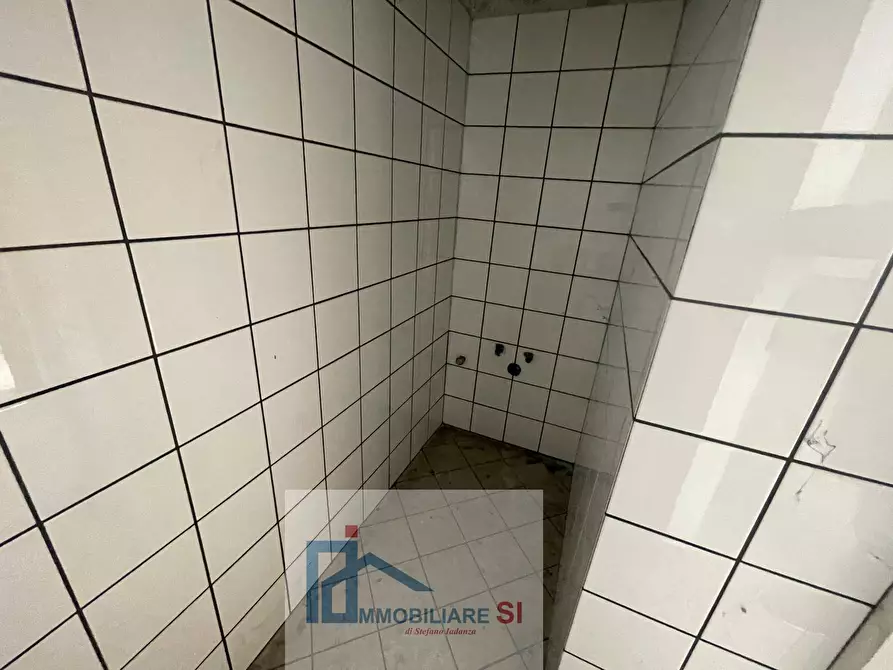 Immagine 7 di Magazzino in vendita  in Via Crocevia Sala a Foglianise