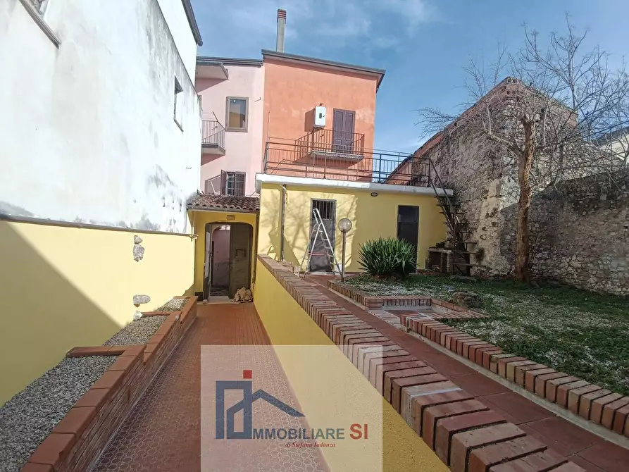 Immagine 3 di Casa semindipendente in vendita  in Vico Arechi a Benevento