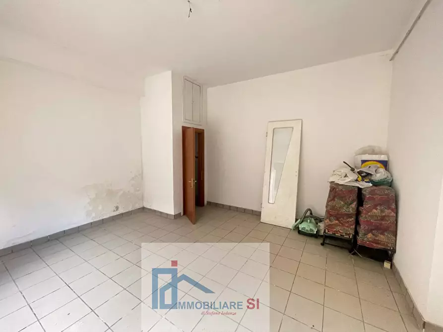 Immagine 6 di Box auto in vendita  in Via Tommaso Rossi a Benevento