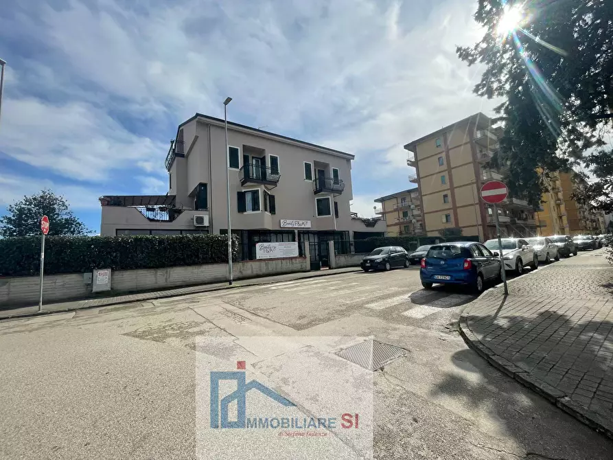 Immagine 5 di Locale commerciale in affitto  in Zona Mellusi a Benevento