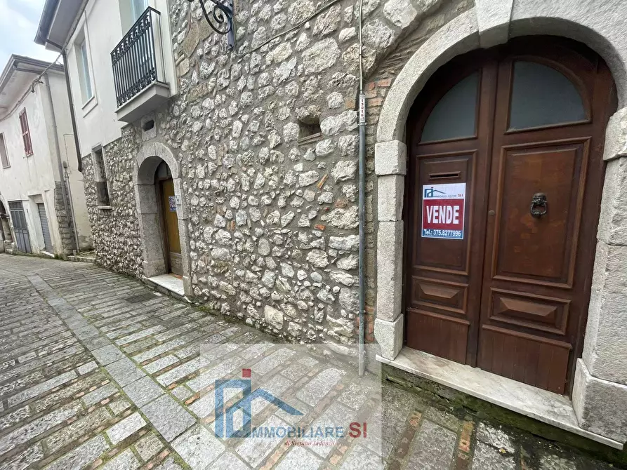 Immagine 2 di Casa semindipendente in vendita  in Via Roma a Cautano