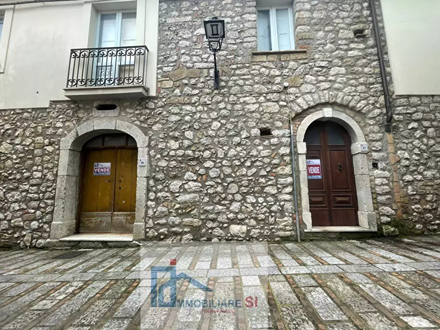 Immagine 1 di Casa semindipendente in vendita  in Via Roma a Cautano