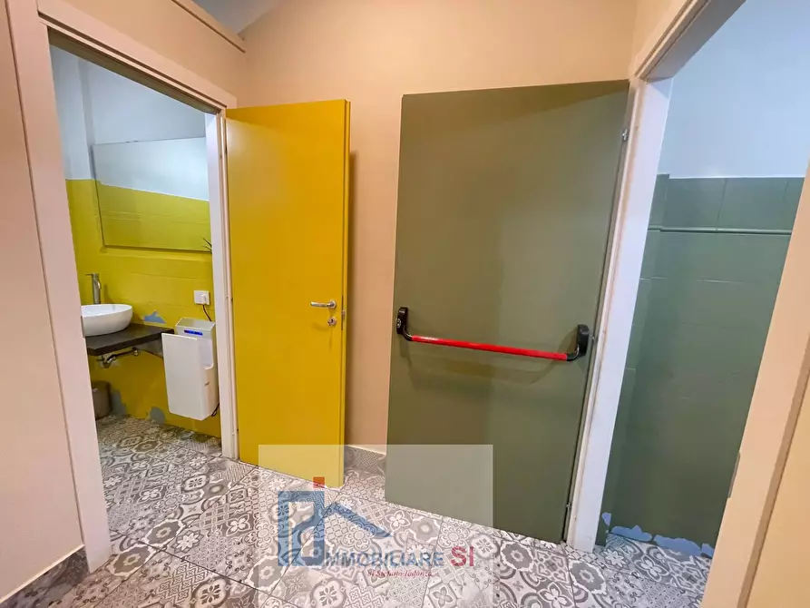 Immagine 21 di Attività commerciale in vendita  in Via Roma a Foglianise