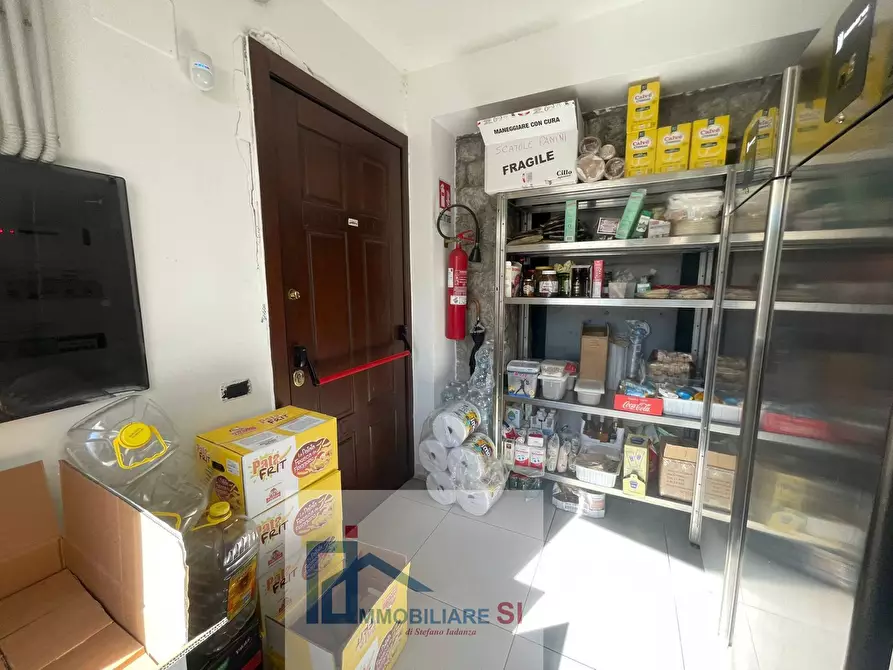 Immagine 29 di Attività commerciale in vendita  in Via Roma a Foglianise