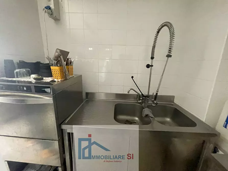 Immagine 28 di Attività commerciale in vendita  in Via Roma a Foglianise