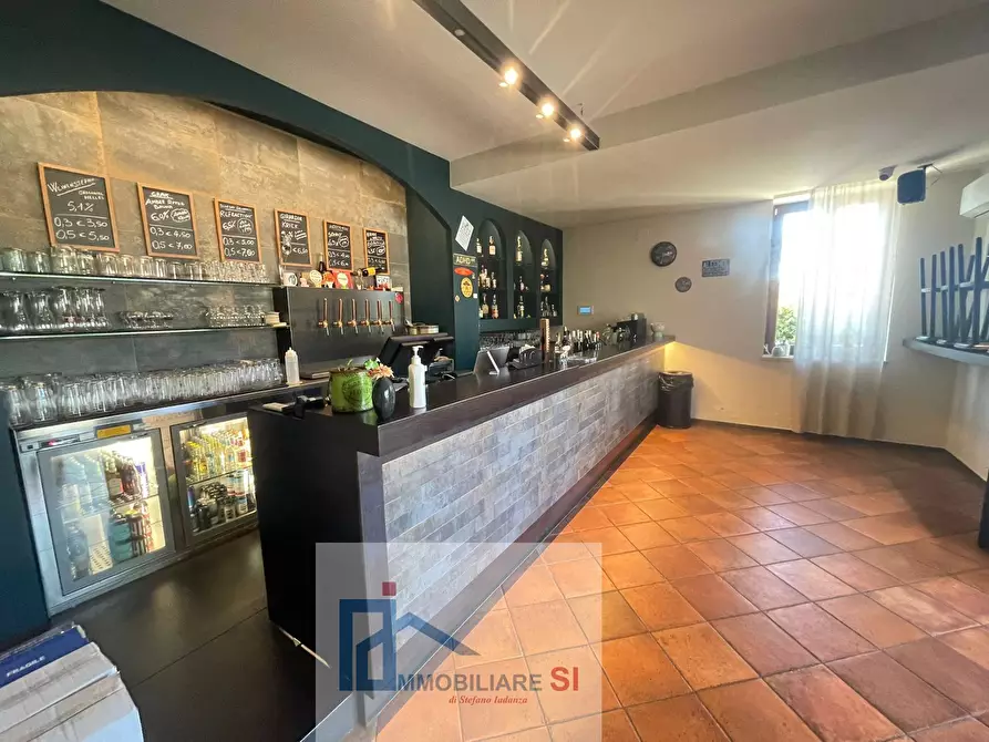 Immagine 15 di Attività commerciale in vendita  in Via Roma a Foglianise