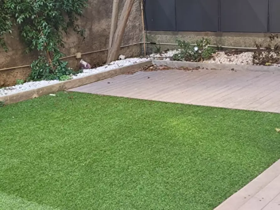 Immagine 1 di Appartamento in vendita  a Genova