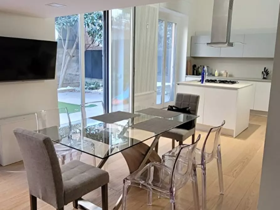 Immagine 15 di Appartamento in vendita  a Genova