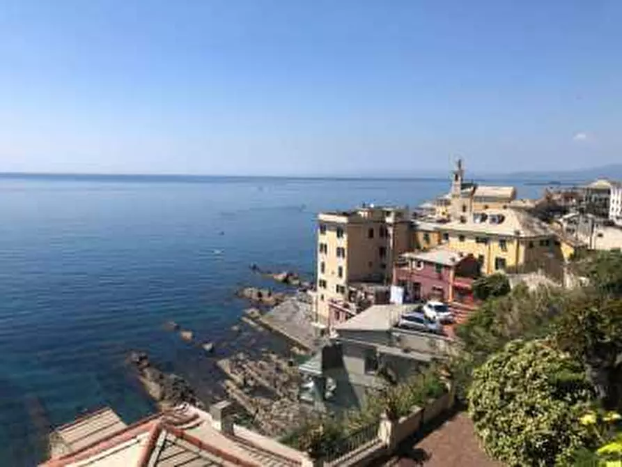 Immagine 2 di Appartamento in vendita  in Via Capo Santa Chiara 12 a Genova