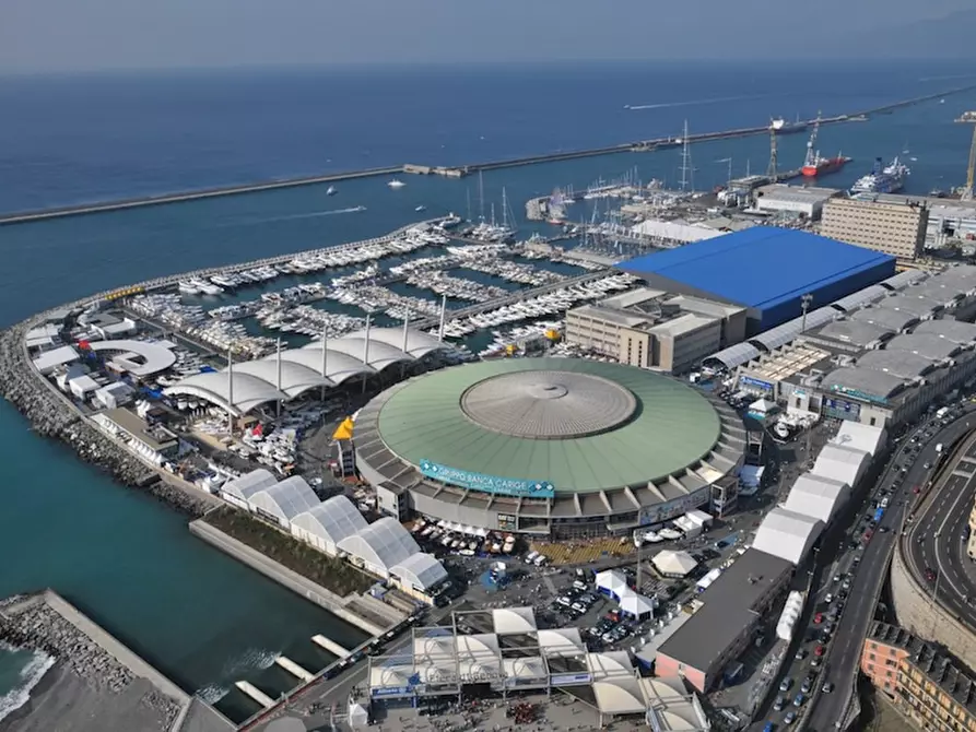 Immagine 1 di Appartamento in vendita  a Genova