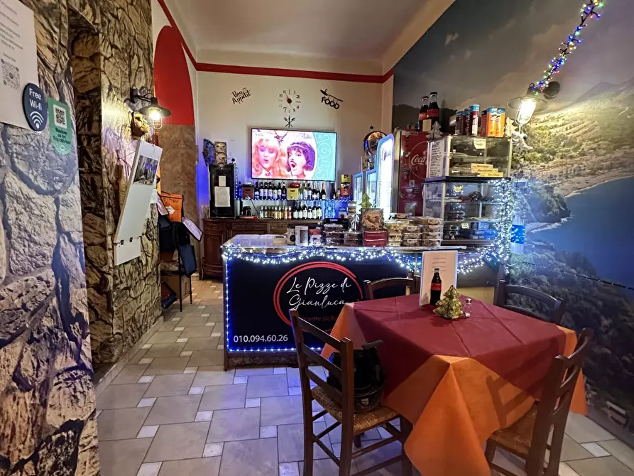 Immagine 3 di Attività commerciale in vendita  a Genova