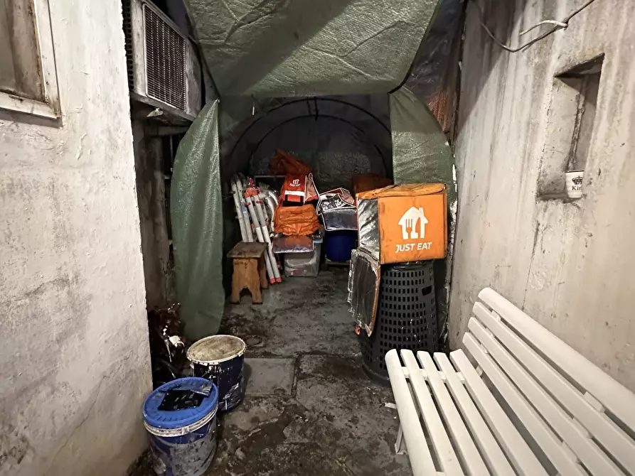 Immagine 6 di Attività commerciale in vendita  a Genova