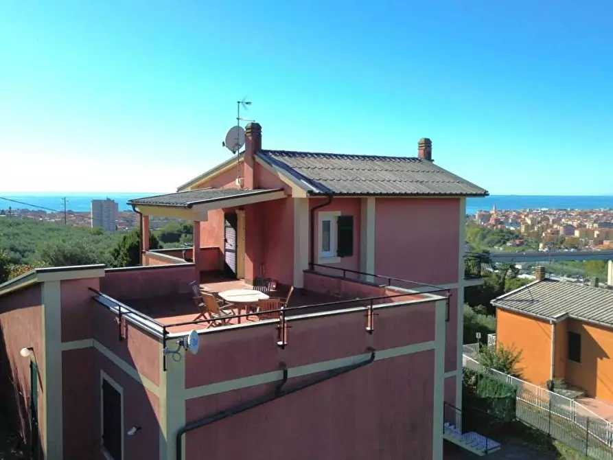 Immagine 1 di Villa in vendita  a Lavagna
