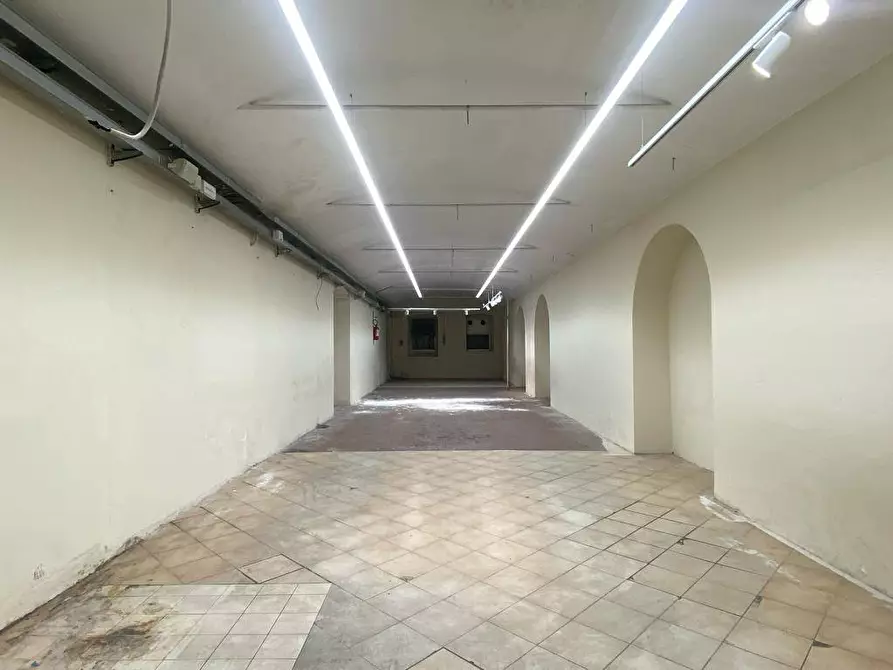 Immagine 3 di Locale commerciale in vendita  in Via Fereggiano 153 a Genova