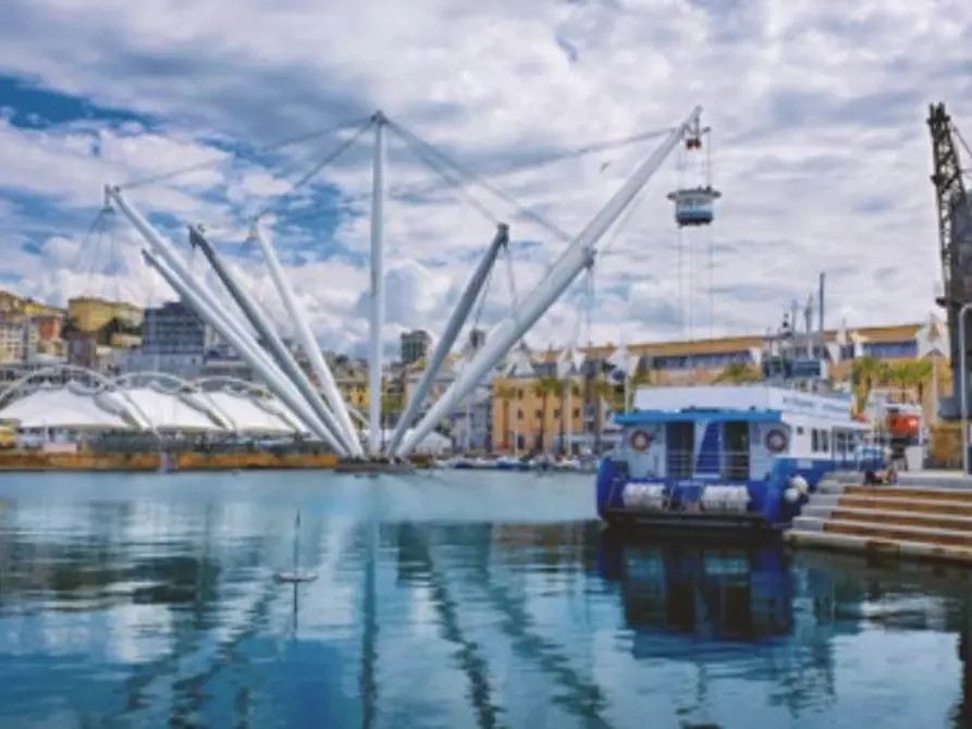 Immagine 1 di Appartamento in vendita  in Via Di Sottoripa a Genova