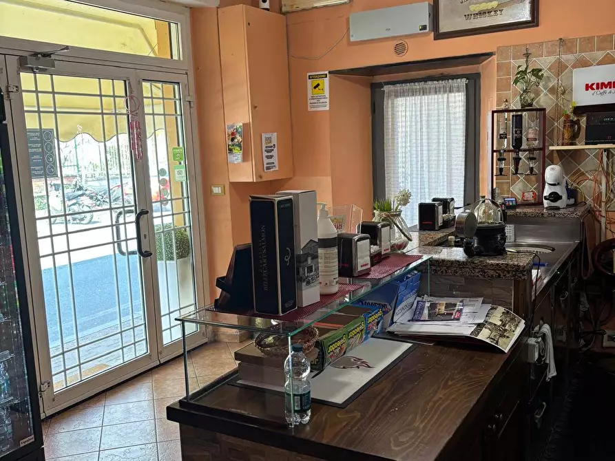 Immagine 4 di Locale commerciale in vendita  in Corso Trento e Trieste a Ronco Scrivia