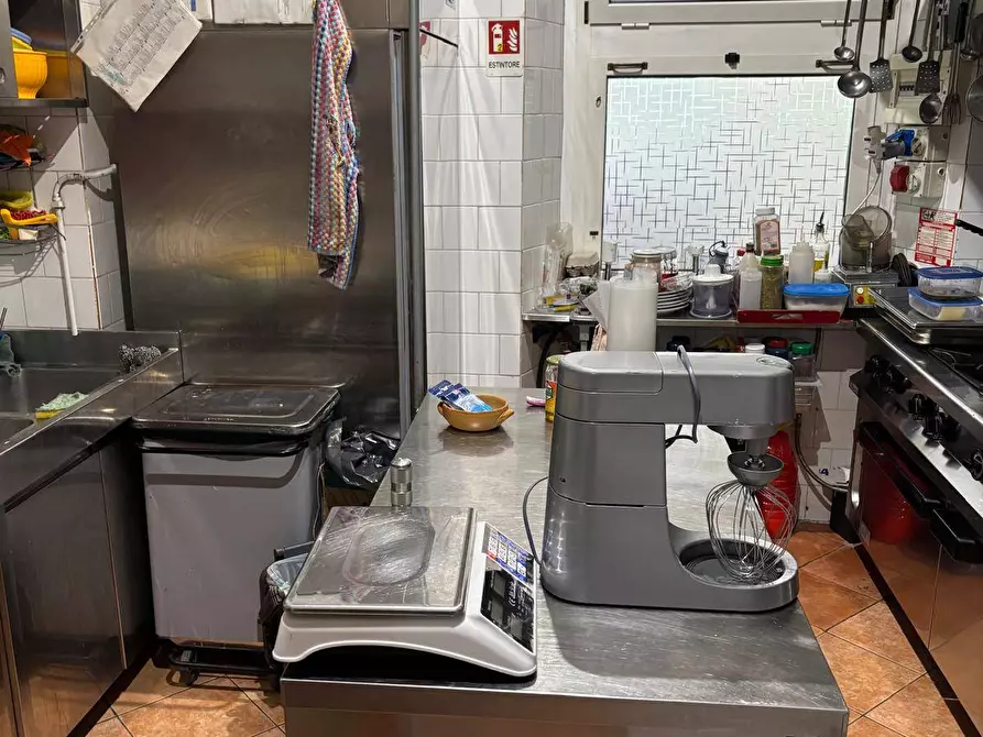 Immagine 6 di Locale commerciale in vendita  in Corso Trento e Trieste a Ronco Scrivia