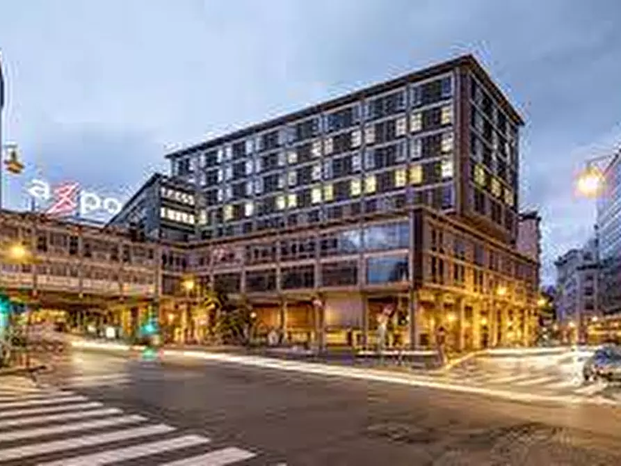 Immagine 7 di Locale commerciale in affitto  in Via Dodici Ottobre 132 a Genova