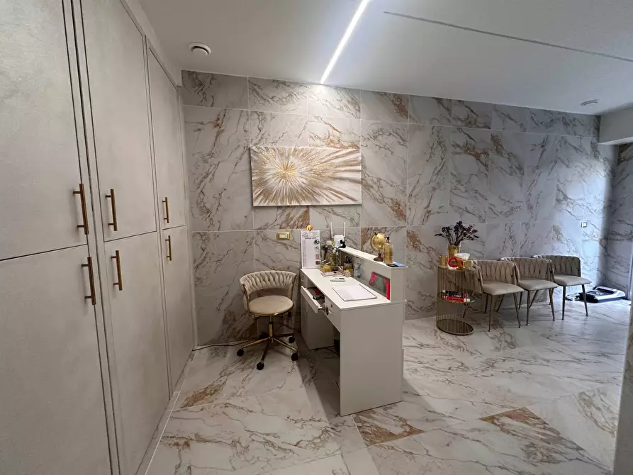 Immagine 9 di Negozio in vendita  in VIA DEL COMMERCIO 8P a Genova