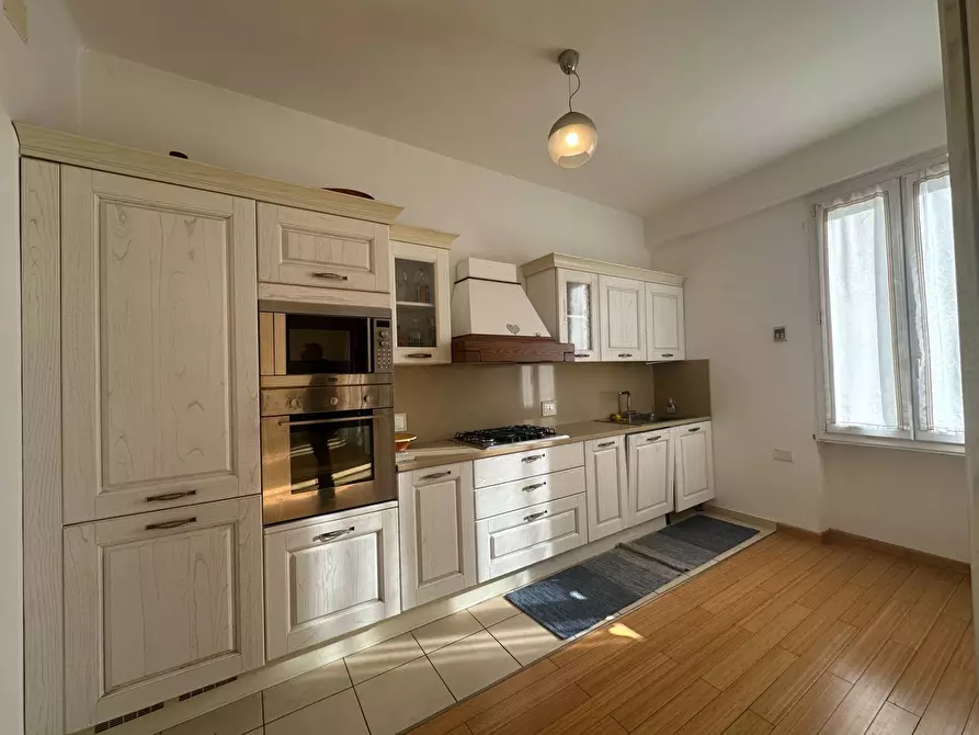 Immagine 3 di Appartamento in vendita  in Largo San Francesco Da Paola 53 a Genova