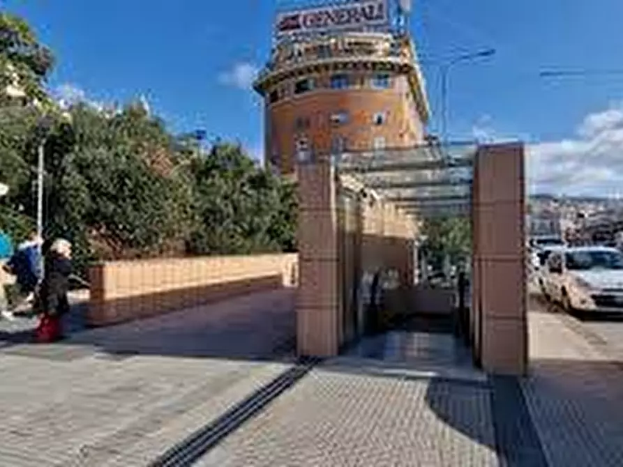 Immagine 2 di Negozio   in piazza dinegro a Genova