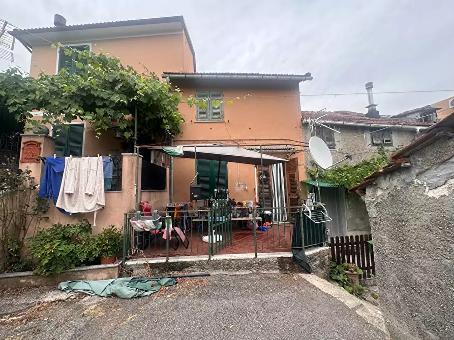 Immagine 11 di Casa semindipendente in vendita  in Salita San Giacomo Di Molassana a Genova