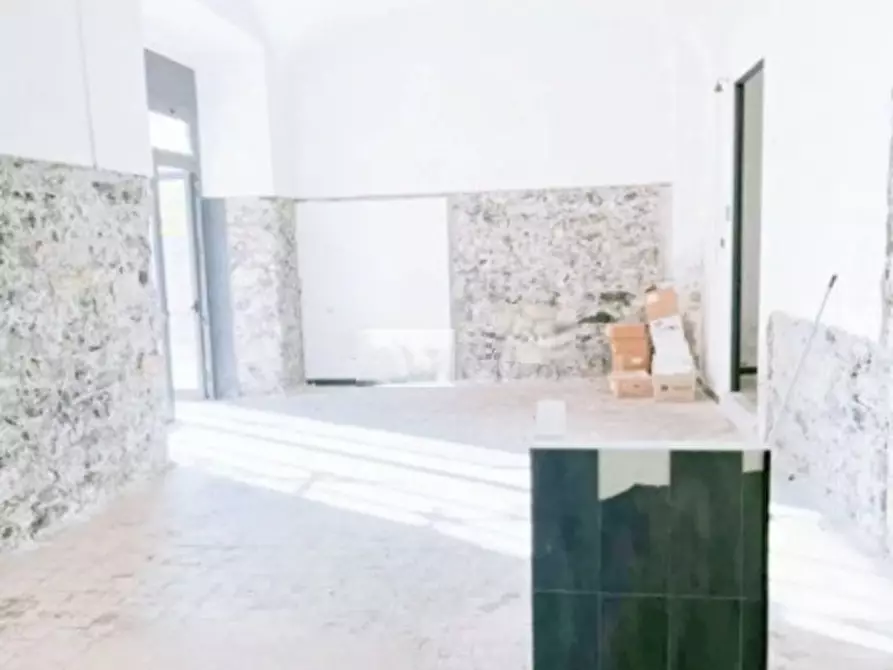 Immagine 3 di Locale commerciale   in via venezia a Genova