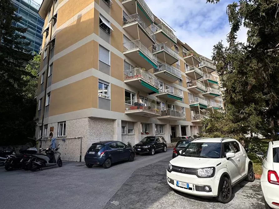 Immagine 3 di Appartamento in vendita  in Via Piaggio 20 a Genova
